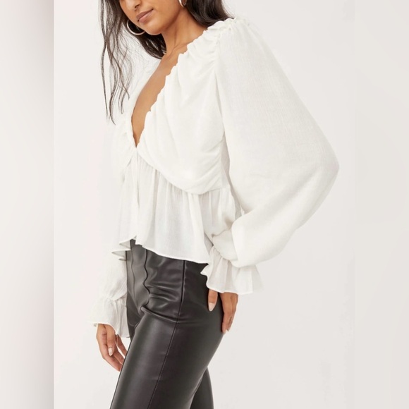 Free People Daia Shoulder Detail Creamy White Top Blouse - Picture 1 of 7